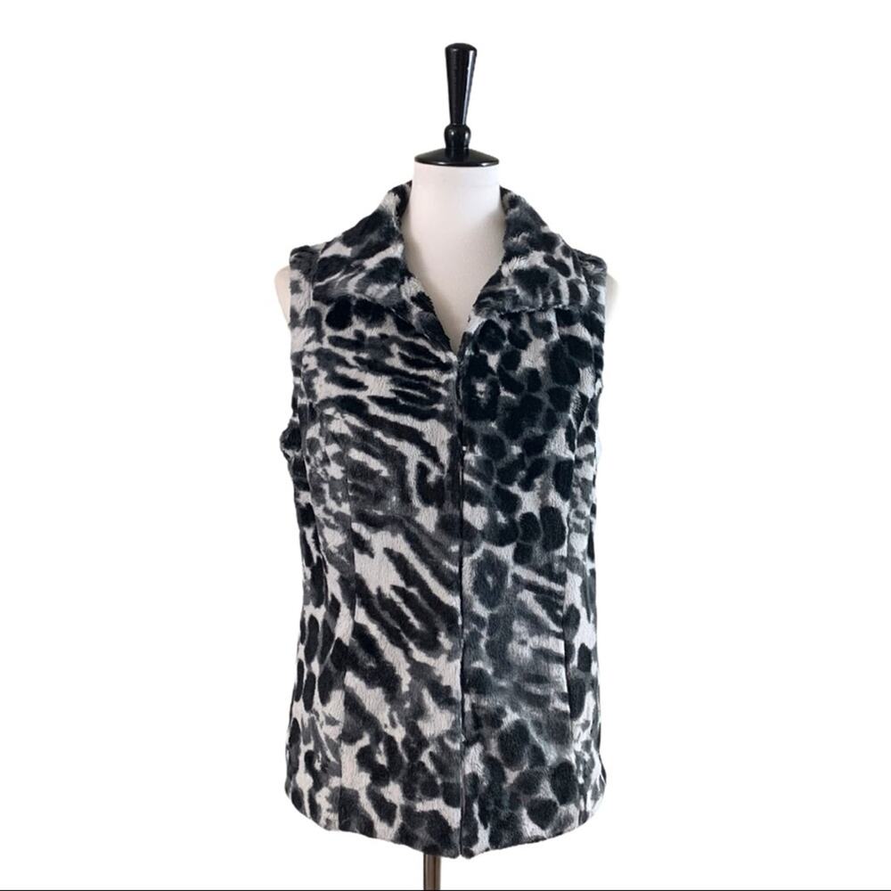 Chico’s Size 1 Leopard Fleece Black Gray White Soft Collared Vest Women's Small